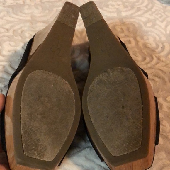 Black Heels! - Picture 4 of 4